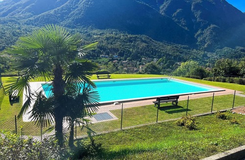 Castello Apartment | Residenza La Rocca: Heike by Lago Reisen