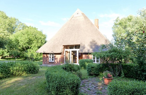 Behrensdorf House | Romantic cottage under thatch surrounded by nature