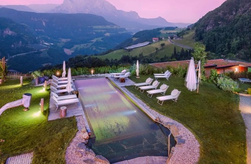 Barbiano Apartment | Room 'Hotel Pennhof Laureus' with Mountain View, Shared Pool and Wi-Fi