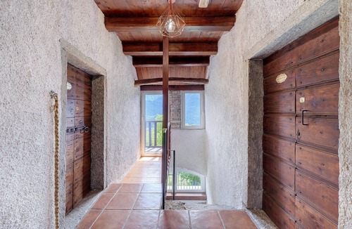 Villadossola Apartment | Room 'Primula' with Mountain View, Private Terrace and Wi-Fi