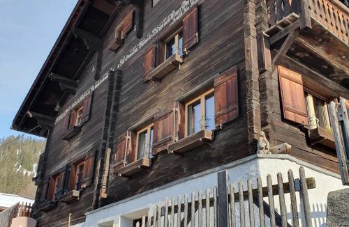 Klosters-Serneus Ski Chalet | Rustico Pagrüeg - Swiss Alpine Charm 1-5 Pers