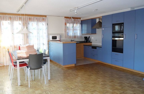 Ringgenberg Apartment | Schwizi's Holiday Apartments Appartement/Fewo, Dusche, WC, 2 Schlafräume No. 03 by Interhome
