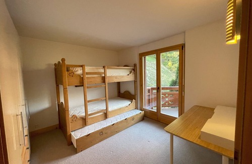 Barboleusaz Apartment | Seasonal rental in Gryon (VD) beautiful 3.5p appartmt 85m² with mountain view.