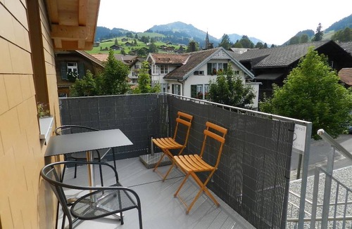 Zweisimmen Apartment | Simme-Tröimli Appartement/Fewo, Dusche, WC 4-Bettwohnung by Interhome
