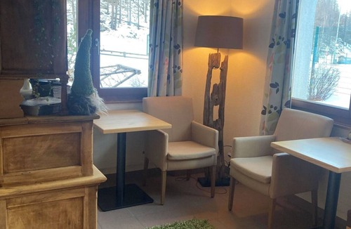 Saas Almagell Apartment | Ski-In-Ski-Out-Hotel Sport* Doppelzimmer, Dusche, WC, Süd Doppelzimmer, Süd by Interhome