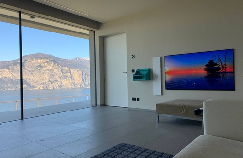 Cassone House | Sopralago ein Ferienhaus in Traumlage am Gardasee by Interhome