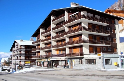 St. Luc Apartment | Spacieux et lumineux 4.5 pièces, situé à l'entrée du village, à proximité immédiate du bus navette e