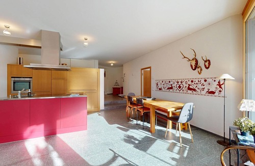 Samedan Apartment | Spacious 4.