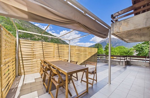 Gamsen Apartment | Spacious Family Apartment with Mountain Views