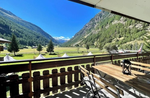 Taesch Apartment | Spacious Mountain Apartment near Zermatt
