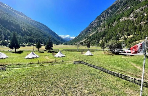 Taesch Apartment | Spacious Mountain Apartment near Zermatt