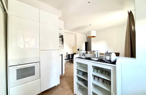 Stazione Apartment | Spacious Two-Bedroom Apartment with 2 Bathrooms and FREE Parking Between Downtown and the Airport