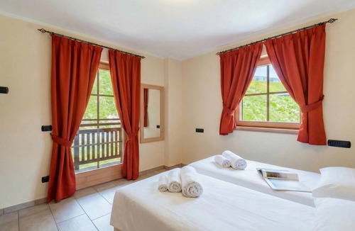 Sant'Anna Apartment | Sponda Ski in- Ski out 50m, Livigno, Italy