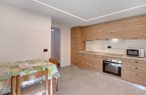Trepalle Apartment | 'Stefan Trepalle' Apartment with Mountain View, Shared Garden & Wi-Fi