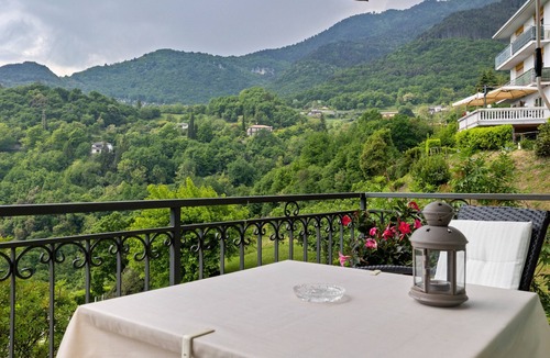 Gardola Apartment | Studio Apartment 'G and B Apartments Elena' with Mountain View, Shared Pool and Wi-Fi