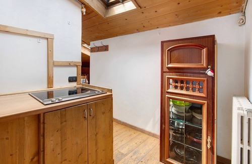 Bormio Apartment | Studio Apartment 'Premesan 2' with Mountain View and Wi-Fi