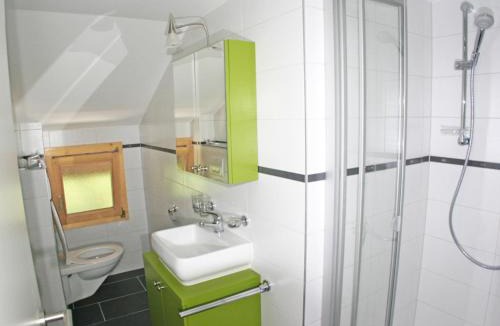 Graechen Apartment | Studio Bergfink Dachgeschoss-2 by Interhome