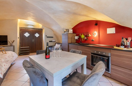 Pisogne Apartment | Studio 'Le Volte' with Wi-Fi