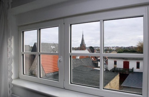 Flensburg Apartment | Studio with a panoramic view, centrally located in the Old Town, quiet, Wi-Fi, free parking