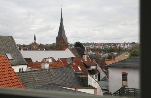 Flensburg Apartment | Studio with a panoramic view, centrally located in the Old Town, quiet, Wi-Fi, free parking