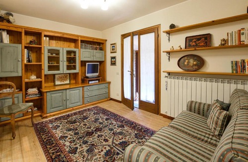 Merone House | Stunning Home In Merone With Swimming Pool