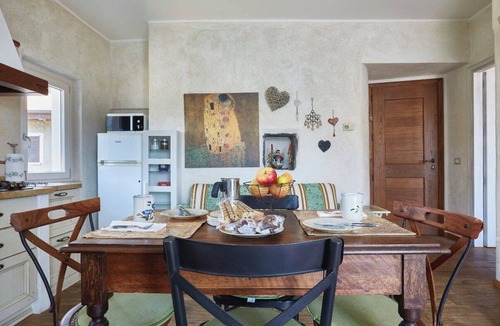 Naggio Apartment | Stunning lake view terrace in a medieval village