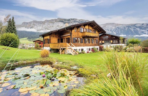 Flims House | Stunning private villa for 11 people with WIFI, TV, balcony and panoramic view