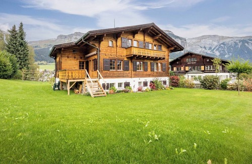 Flims House | Stunning private villa for 11 people with WIFI, TV, balcony and panoramic view