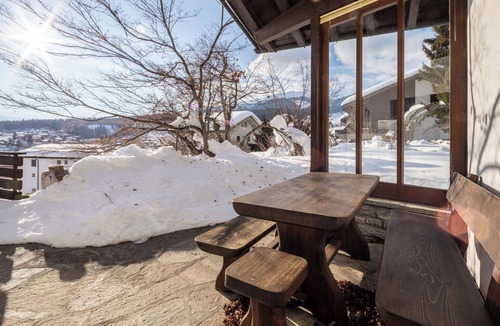 Flims House | Stunning private villa for 10 guests with WIFI, TV, patio, pets allowed and panoramic view