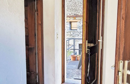 Maggia House | Stunning private villa for 4 people with patio and pets allowed