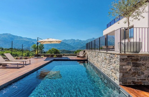 Colico Villa | Stunning private villa for 8 people with WIFI, hot tub, private pool, TV and terrace