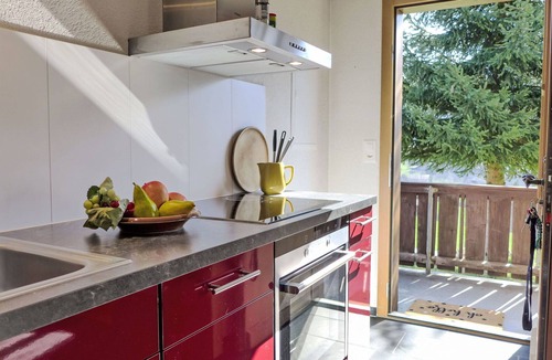 Riedtwil House | Stunning villa for 3 guests with TV, patio, pets allowed and panoramic view