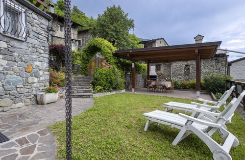 Valtellina House | Stunning villa for 6 people with WIFI, TV, patio and pets allowed