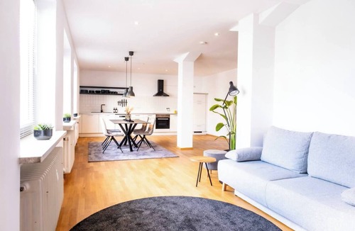Memmingen Apartment | stycoz - Modern loft - 80 m2 - Kitchen - Parking