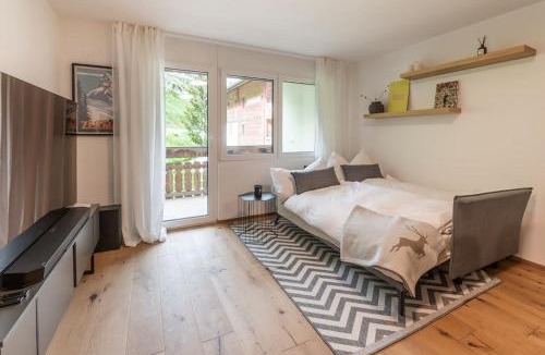 Zermatt Apartment | Stylish Apt by Ski Bus, Train and Village Center