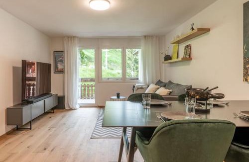 Zermatt Apartment | Stylish Apt by Ski Bus, Train and Village Center