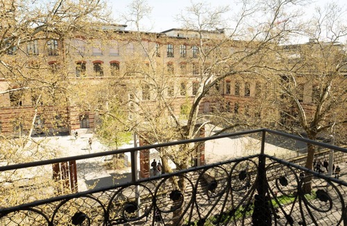 Oberstrass Apartment | Stylish boho 3-BR near ETH & University · Kreis 6