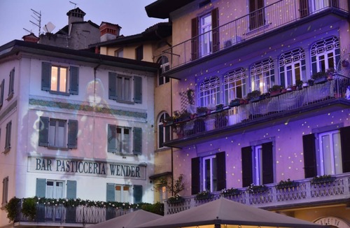 Lovere Old Town Apartment | Stylish Lakefront House is a beautiful and spacious 2 bedroom apartment, with plenty of light coming from the big and many windows overlooking the lake and the harbor, the apartment boasts a Spacious lounge with breathtaking lake view where you can lay d