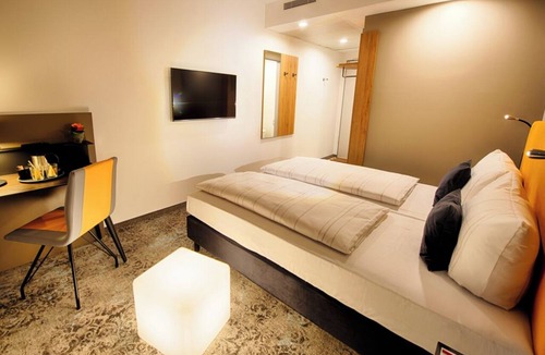 Wiederitzsch Hotel | Stylish Modern Room Near Leipzig’s Top Attractions
