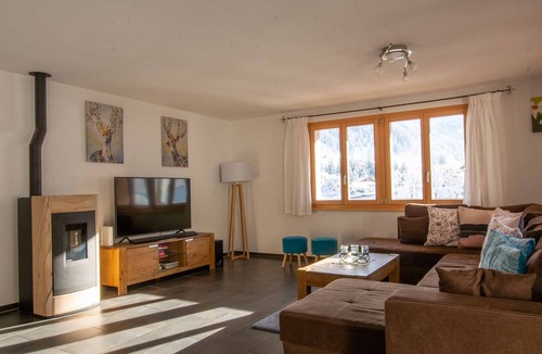 Adelboden Apartment | Stylishly furnished holiday apartment for 8 persons, near the mountain lift