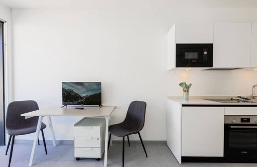 Lugano Apartment | {Suite 508} Gym, Business Room, Modern, Relax