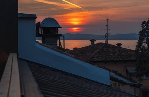 Sirmione Old Town Apartment | Sunset Lake View - Two Bedroom Apartment, Sleeps 5