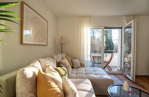 Glattbrugg Apartment | SwissVida Business Apartments Zurich Airport, Free Parking & Workspace