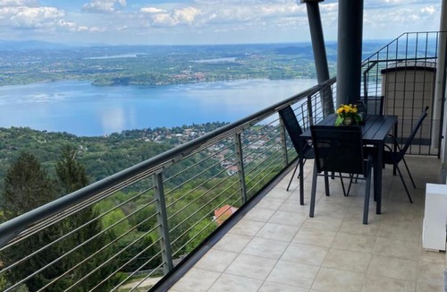 Massino Visconti Apartment | TerrazzaDolcevista - Appartamento panoramico sui Tre Laghi