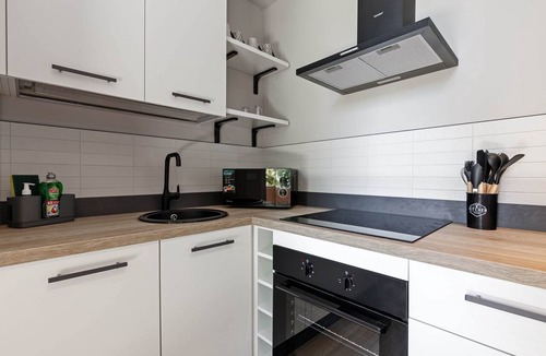 Stazione Apartment | The Basic Studio Apartment with Balcony in Bergamo