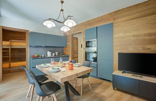 Bardonecchia Apartment | The Lovely Nest with Terrace, Bardonecchia, Italy
