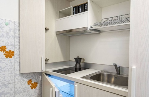 Arona Apartment | The Lux Apartment - Arona, Lakefront - AC - Wi-Fi