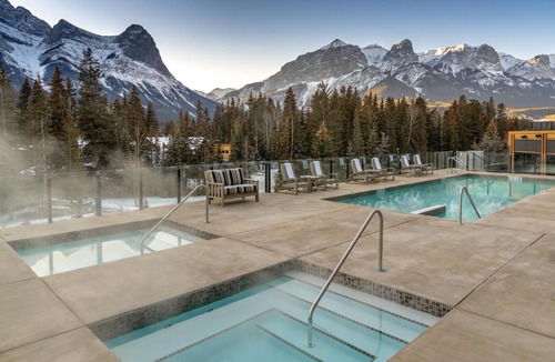 Canmore Hotel | The Malcolm Hotel