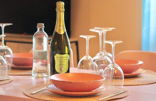 Cima Apartment | The Painter's Nest with Private Lake Garden