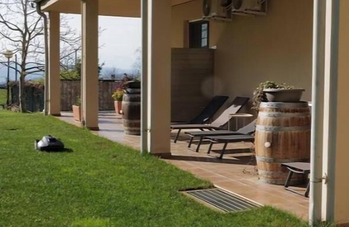 Monforte d'Alba Apartment | The Seven Ways - Birch Apartment with Relaxing Porch